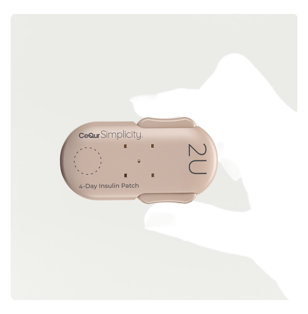 CeQur Simplicity Easy Click silhouette between fingers